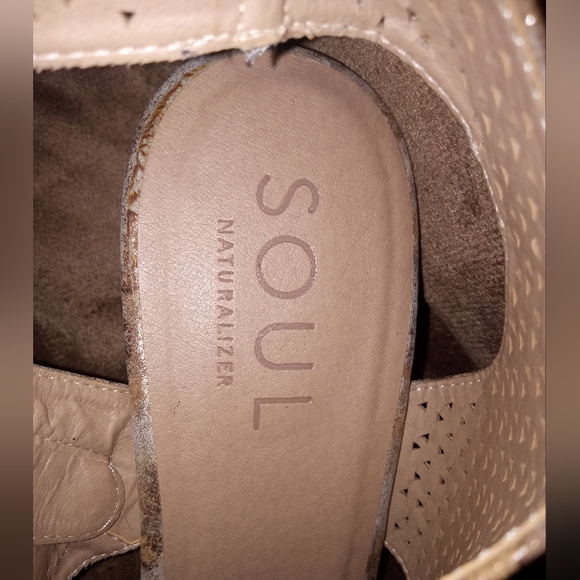 SOUL Naturalizer Dez sandal - size 10M - silver/gold - Picture 9 of 9